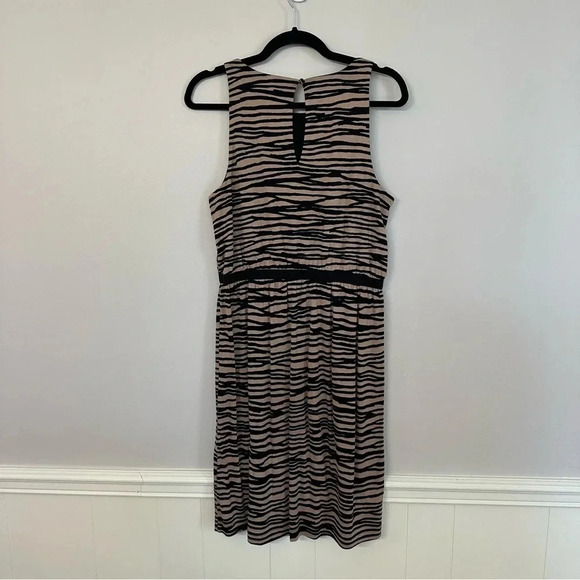 Ann Taylor LOFT Women’s Zebra Tan & Black Midi Sleeveless Dress Size M GUC - Picture 9 of 9